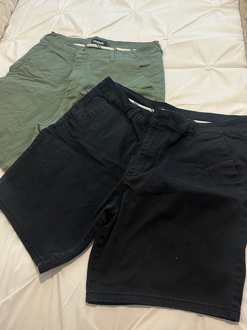 RSQ Men’s Black & Olive Flat Front Chino Shorts